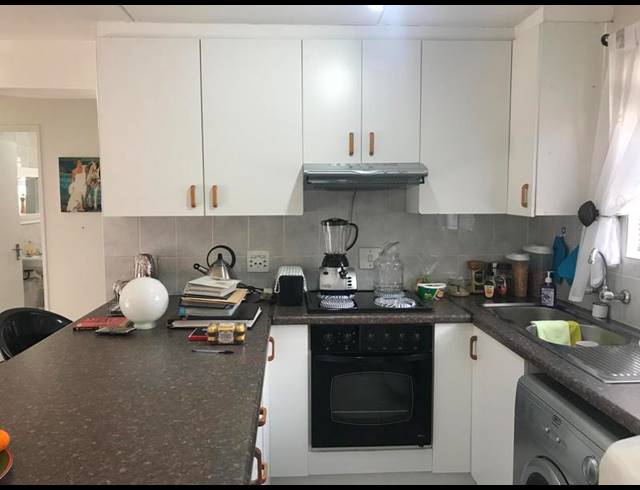 2 BEDROOM PROPERTY TO RENT IN VREDEKLOOF EAST